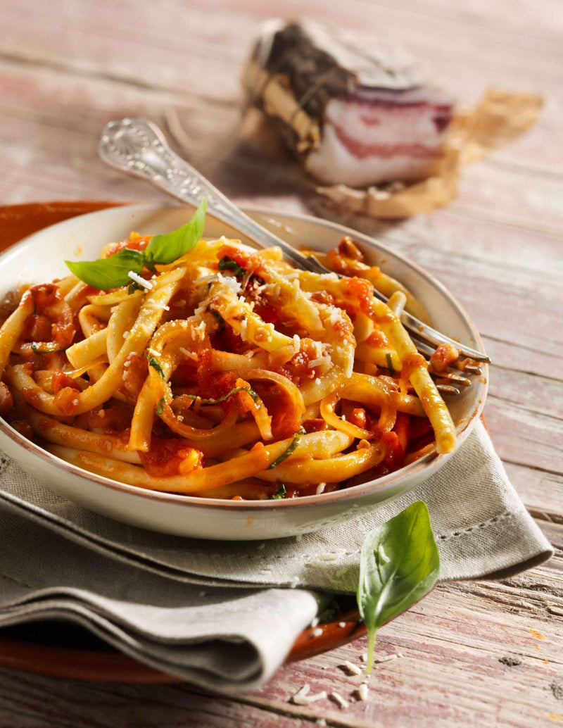 Bucatini-all-amatriciana-mit-hermina-tomatensauce