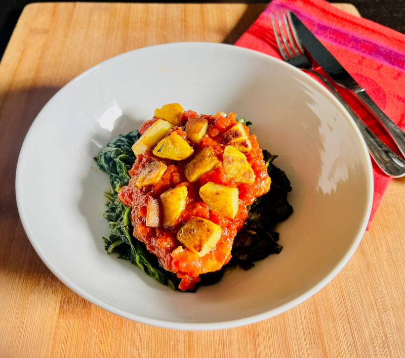 Schwertfisch-in-Hermina-tomatensauce-auf-Blattspinat