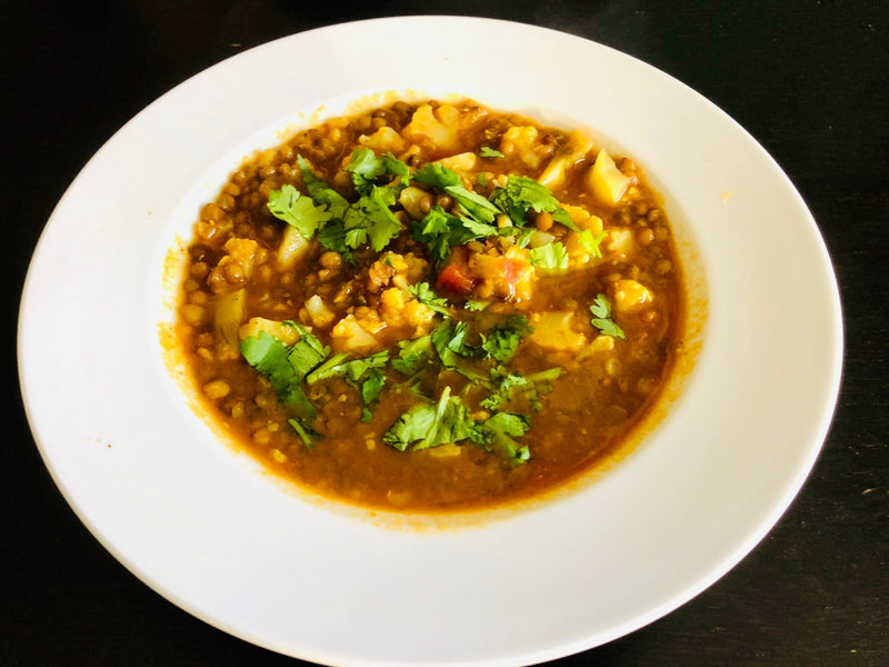 Linsen-Blumenkohl-Curry-Suppe-vegan-mit-Hermina-tomatensauce