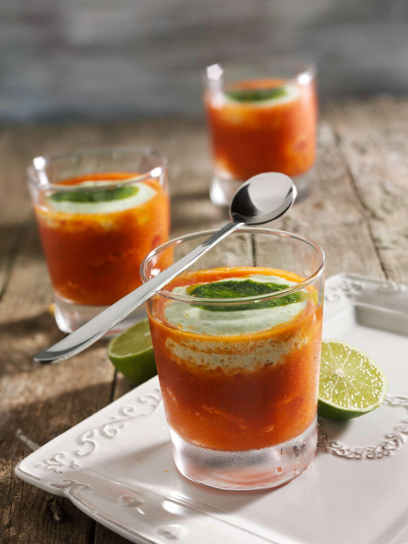 Bloody-Tomato-Sommer-Cocktail-mit-hermina-tomatensauce-joghurt-rucola-pesto