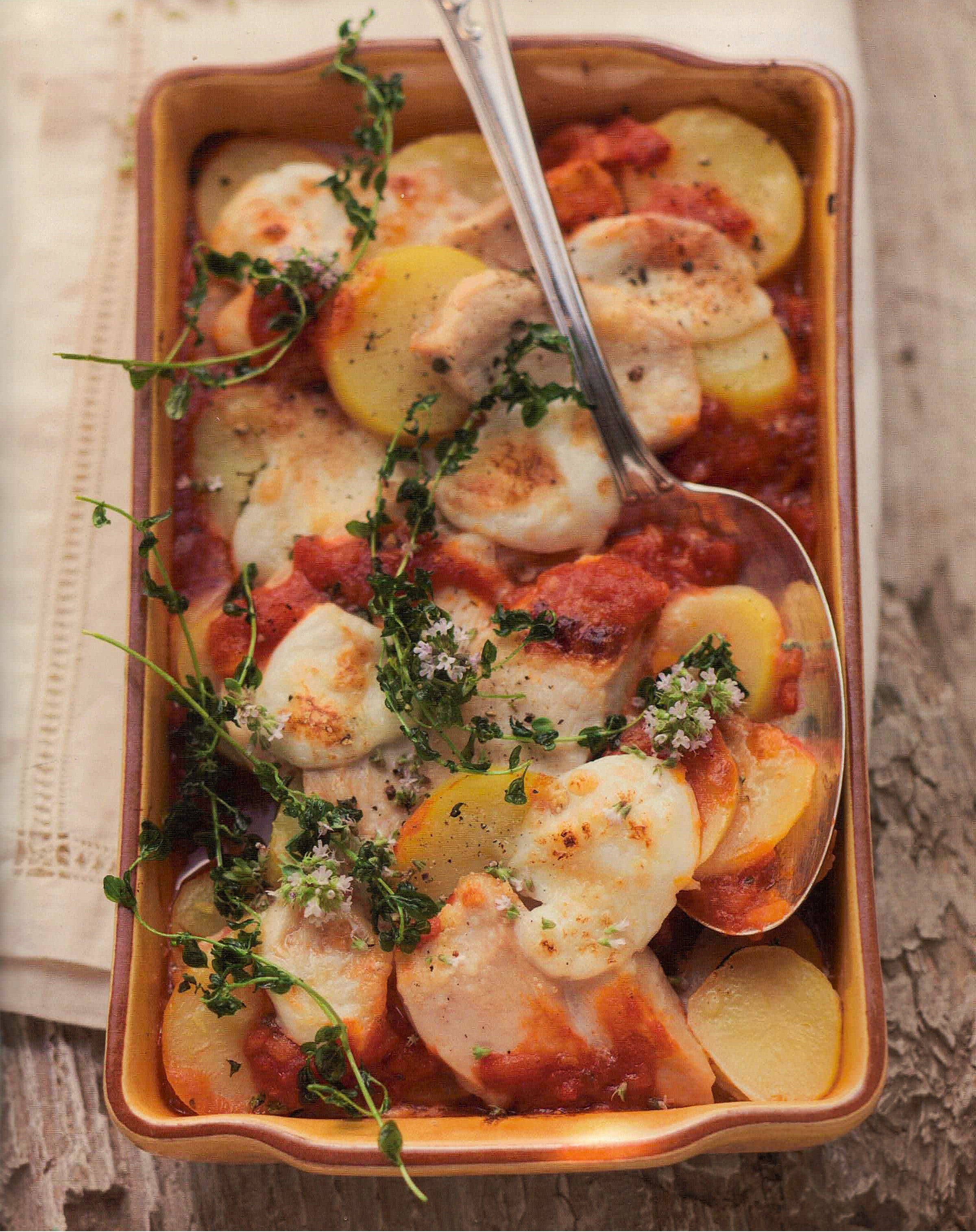 Hähnchenbrust-Gratin-mit-Mozzarella-Rezept-mit-Tomatensauce-von-Hermina