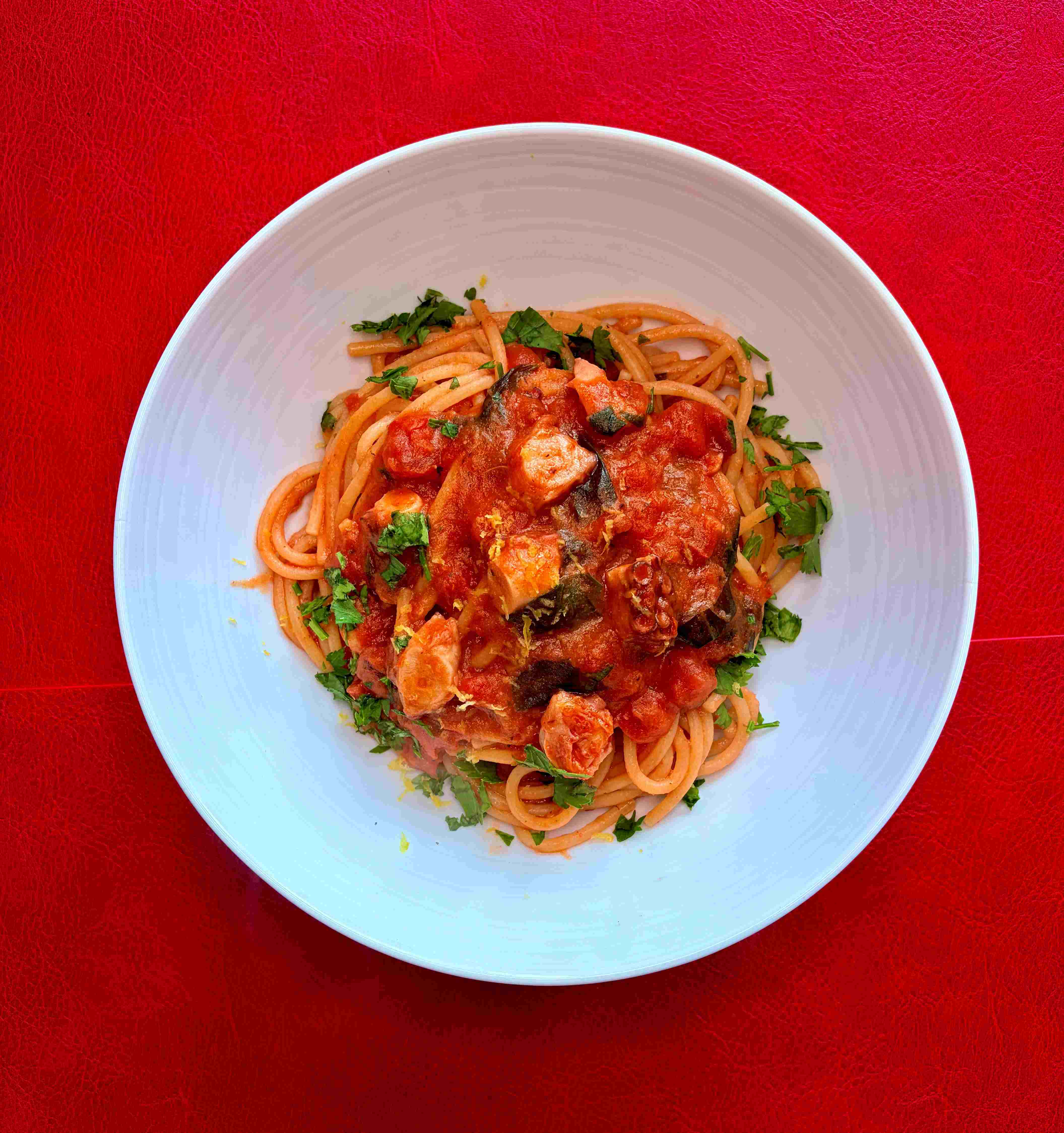 Spaghetti-Pasta-mit-Pulpo-Octopus-und-Tomatensauce-Rezept-von-Hermina-Deiana