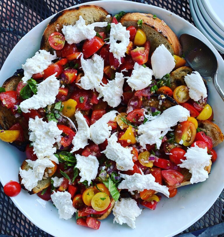 Burrata auf Salat