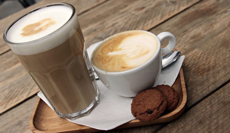 Cappuccino und Latte macchiato