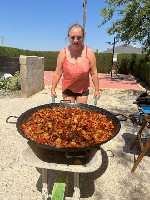 Hermina-tomatensauce-in Spanien-Paella-Zubereitung